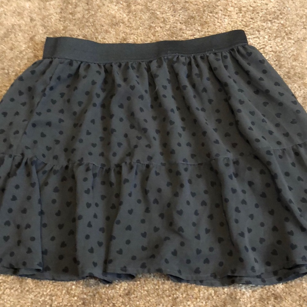 Black hearted short skirt